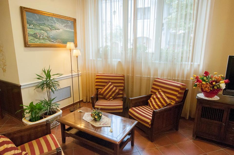 Hotel Garni Posta Pescasseroli Exteriör bild